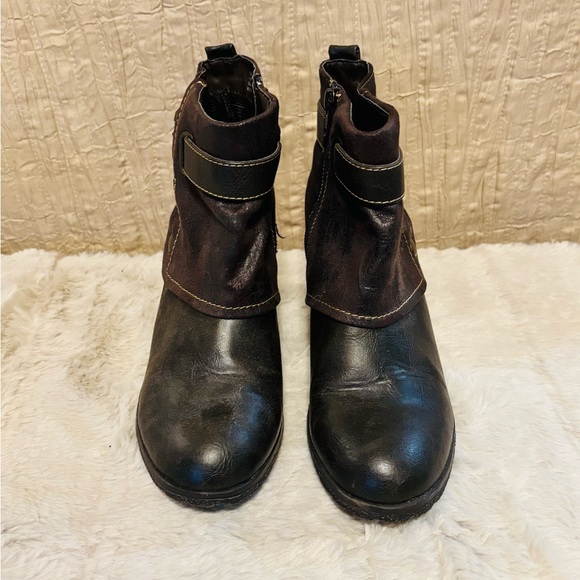 Stylish Black Ankle Boots - Picture 3 of 6